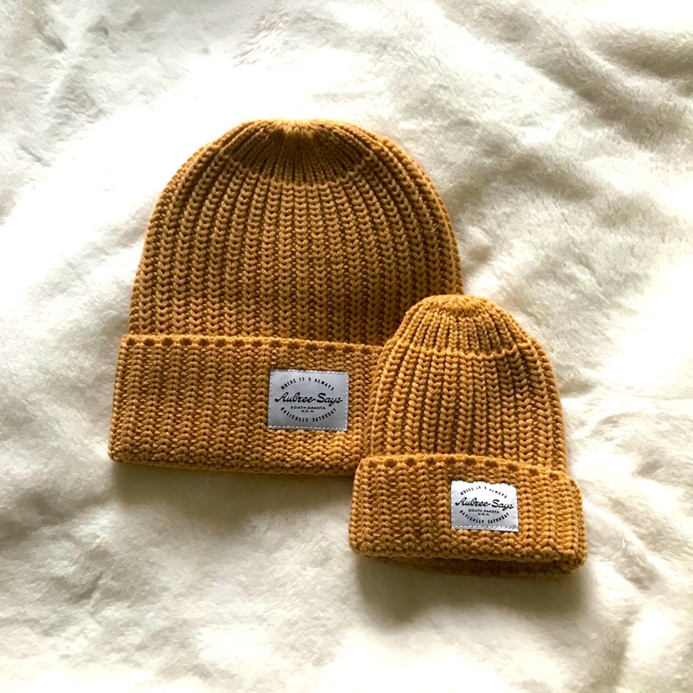 Aubree Says Twinning Beanie Set